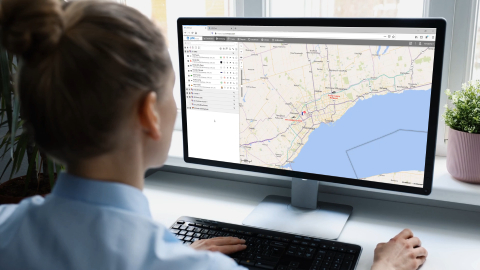 fleet manager monitoring fleet management software